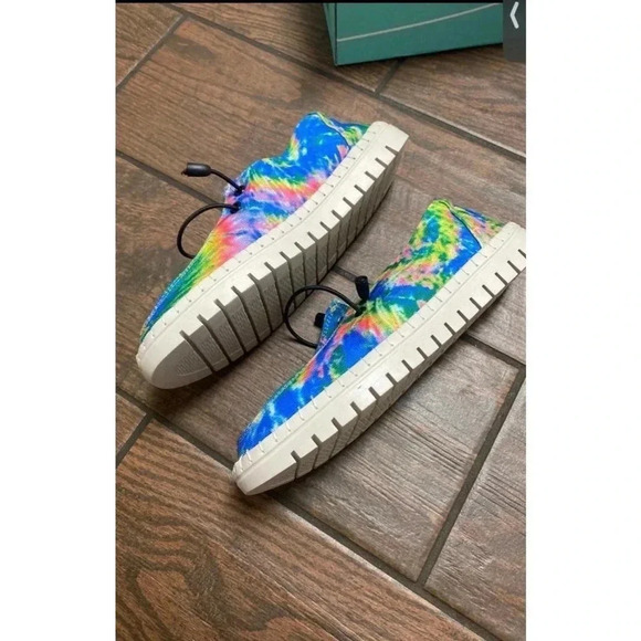 🌟 Danna Raye Tie Dye shoes 🌟 - Picture 3 of 5